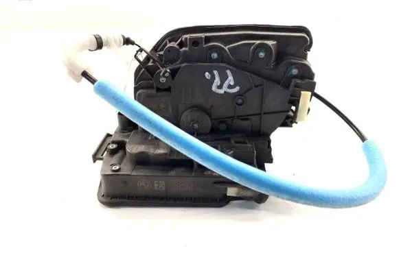 BMW X6 F16 Front door lock 7362784
