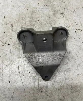 BMW X5 E70 Steering rack mounting bracket 7137353 10060411