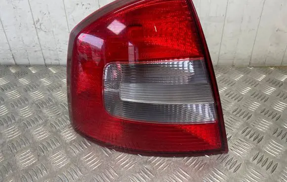 Skoda Octavia Mk2 (1Z) Rear/tail lights 1Z5945095B