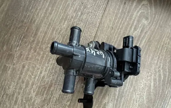 Toyota bZ4X Electric auxiliary coolant/water pump VN0823000021