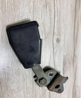 Mercedes-Benz W123 Front seatbelt buckle 1238602269