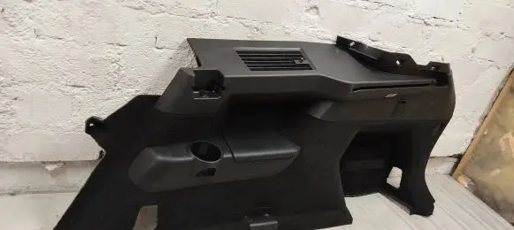 Trunk/boot lower side trim panel