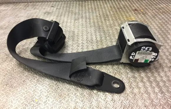 Mini One - Cooper R50 - 53 Front seatbelt 7118130