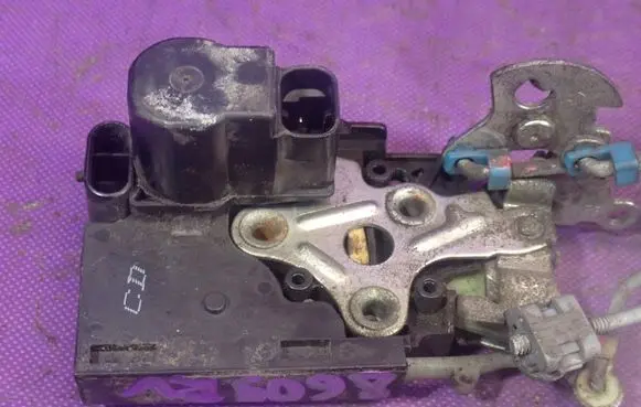 Chevrolet Aveo Front door lock