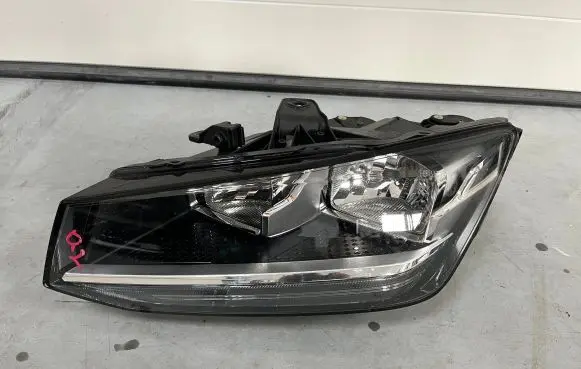 Audi Q2 - Headlight/headlamp 81A941003