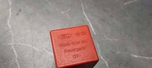 Ford Escort Fuel pump relay 68125