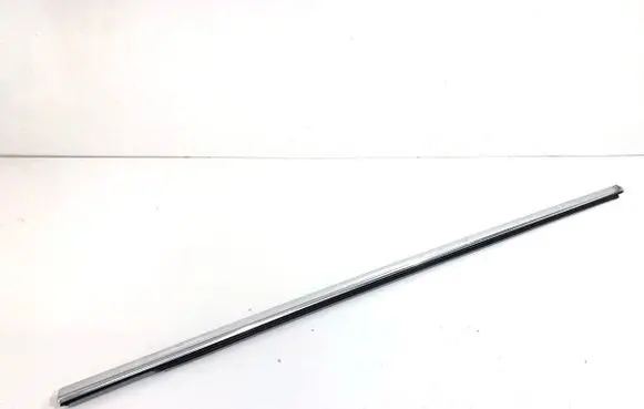 Volvo V60 Front door windshield rail