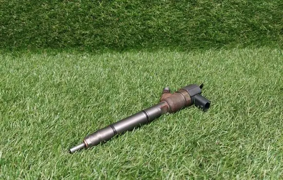 KIA Ceed Fuel injector 338002A900