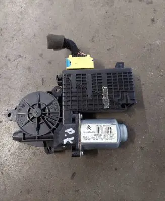 Citroen C4 I Picasso Front door window regulator motor 9682495880 400963D