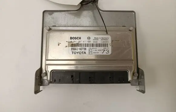 Toyota Corolla E120 E130 Engine control unit/module 8966102730
