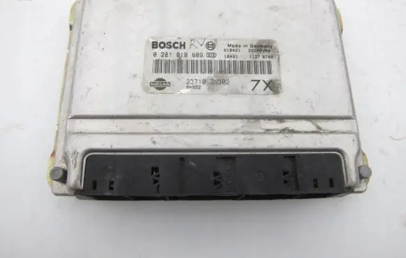 Nissan Almera N16 Engine control unit/module 0281010809