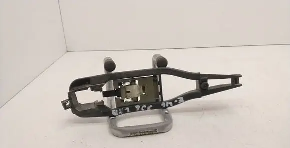 Front door exterior handle/bracket