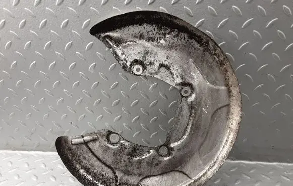 BMW 2 F46 Rear brake disc plate dust cover 6799739