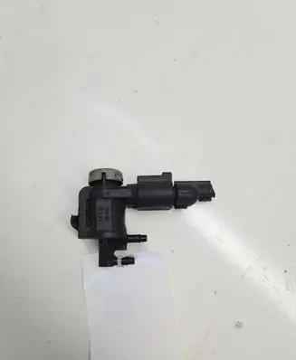 Volkswagen Golf IV Turbo solenoid valve 1J0906283C