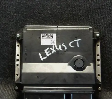 Lexus CT 200H Engine control unit/module