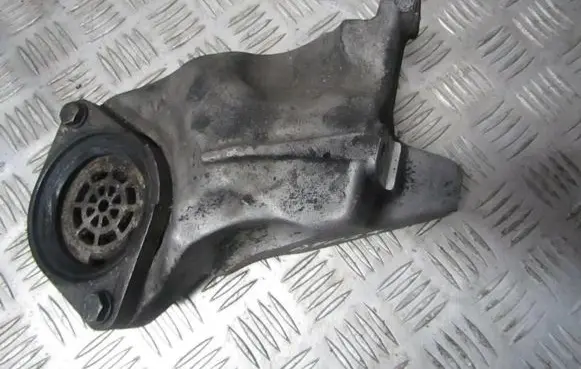Audi A8 S8 D3 4E Engine mounting bracket 4e0199370t