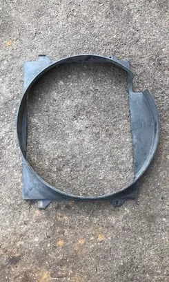 BMW 3 E30 Radiator cooling fan shroud 1177004
