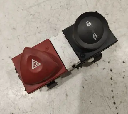 Renault Megane II Hazard light switch 8200407415