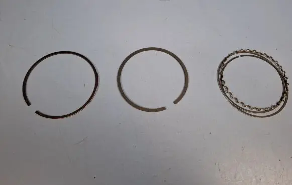 Audi 100 200 5000 C3 Piston ring 026198151B 026198151C 026198151A
