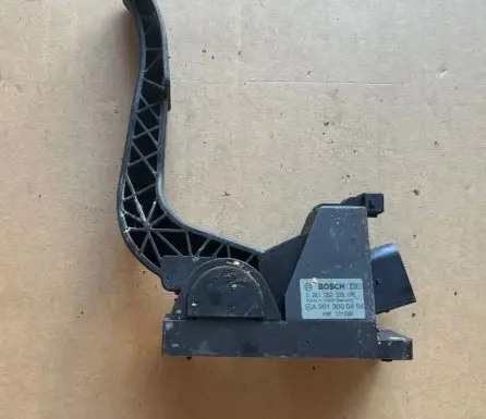 Mercedes-Benz Sprinter W901 W902 W903 W904 Accelerator throttle pedal 0281002334 9013000404