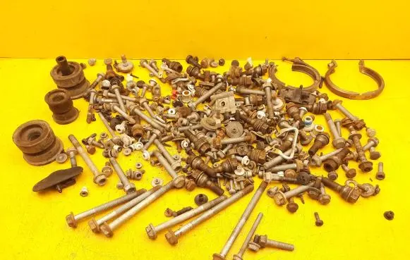 Volkswagen Amarok Nuts/bolts 