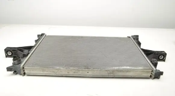Volvo V70 Coolant radiator 30681493
