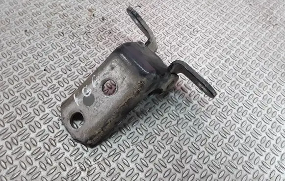 Toyota Auris 150 Rear door lower hinge