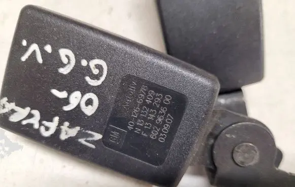 Opel Zafira B Middle seatbelt buckle (rear) 401266978 N13132409 602963600