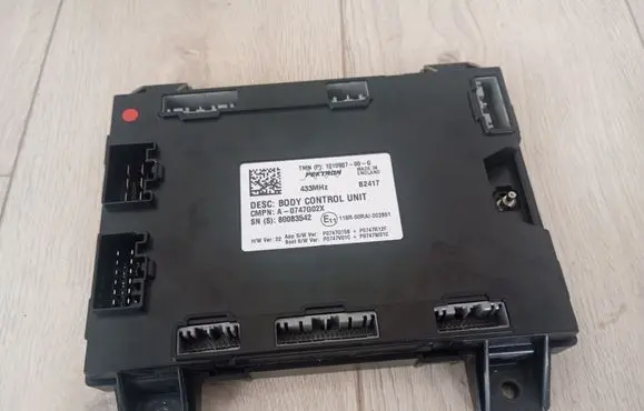 Tesla Model S Comfort/convenience module 101090700G