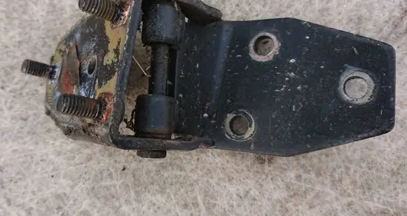Jaguar XJ X40 Front door upper hinge 915R
