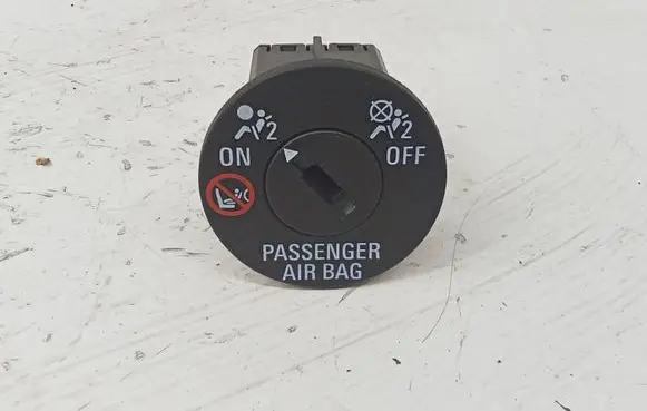 Opel Insignia A Passenger airbag on/off switch 13577258