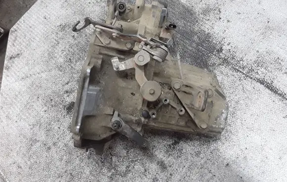 Hyundai Matrix Manual 5 speed gearbox J42172