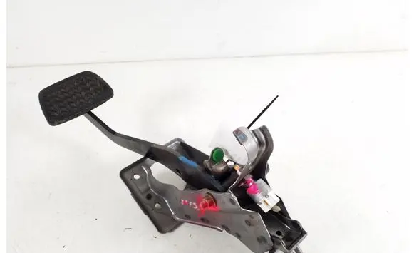 Lexus RX 330 - 350 - 400H Brake pedal 47101-48100