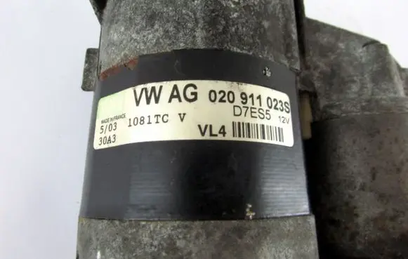 Volkswagen Golf IV Starter motor 020911023S