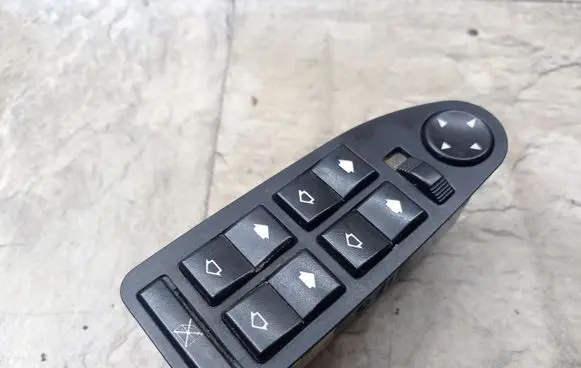 BMW 5 E39 Electric window control switch 6904306