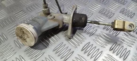 Mitsubishi Carisma Clutch master cylinder