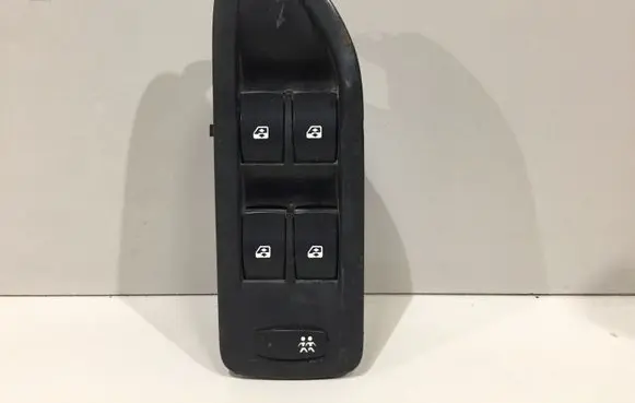 Renault Laguna II Electric window control switch 8200018985 8200018985A