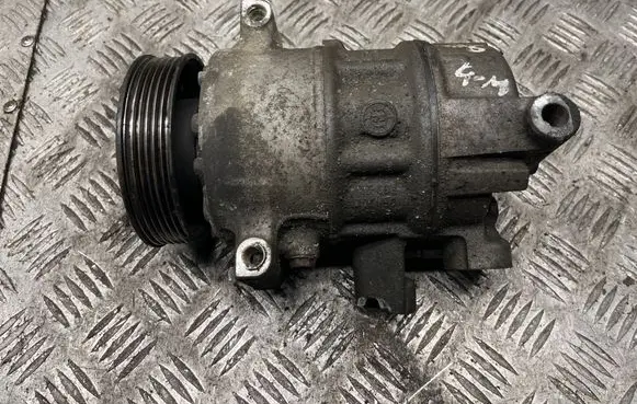 Volkswagen Touran I Air conditioning (A/C) compressor (pump) 
