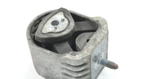 Mercedes-Benz A W169 Engine mount bracket