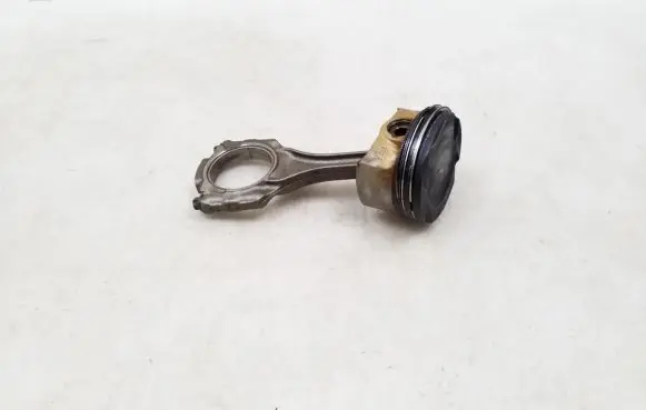 BMW 5 F10 F11 Piston with connecting rod 7843237