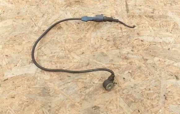 Audi A4 S4 B6 8E 8H Detonation knock sensor 06C905377