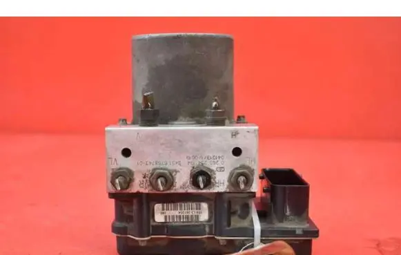 BMW 5 E60 E61 ABS Pump 6758743-01