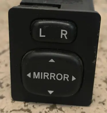 Toyota Corolla Verso AR10 Wing mirror switch