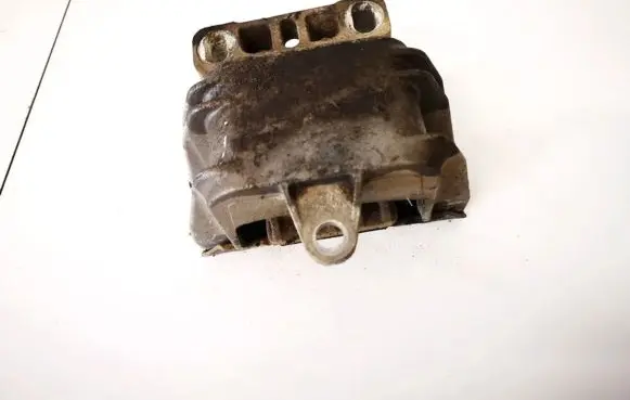 Volkswagen Golf IV Engine mount bracket 1j0199555