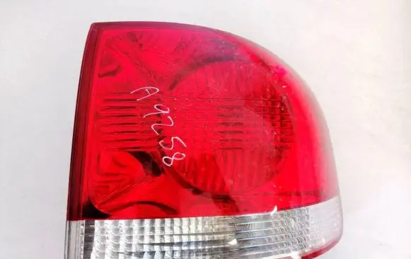 Volkswagen Touareg I Rear/tail lights 7l6945096k 01050403
