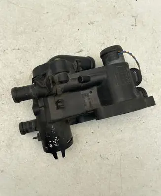 Thermostat/thermostat housing