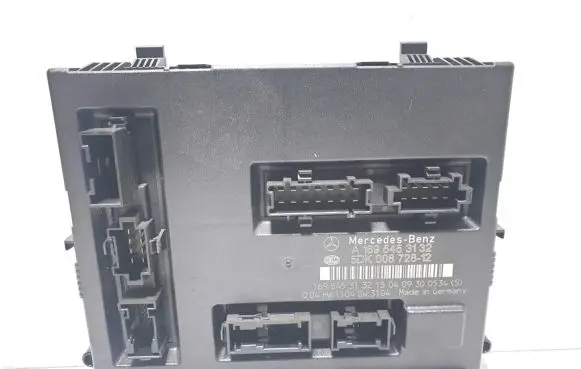 Mercedes-Benz A W169 Fuse module