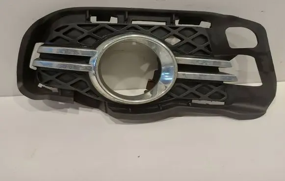 Mercedes-Benz C W204 Front fog light trim/grill A2048852323