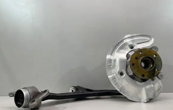BMW 2 F46 Front wheel hub spindle knuckle 6876646