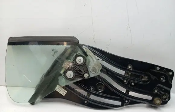 BMW Z4 E89 Rear side window 7198308